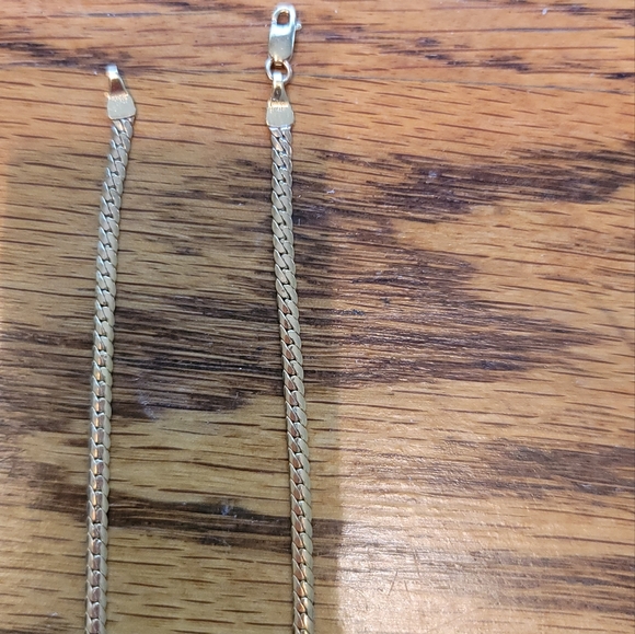 14KT Yellow Gold V Shape Chevron Diamond Pendant Necklace Jewelry - Picture 3 of 9